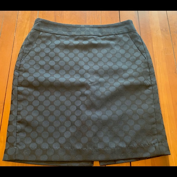 Banana Republic Navy Straight Work Skirt Tone on Tone Polka Dots 20” L Size 6 - Picture 4 of 10